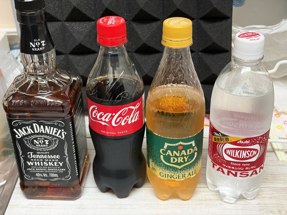 ジャックダニエルとコーラ・ジンジャーエール・無糖炭酸水の実物